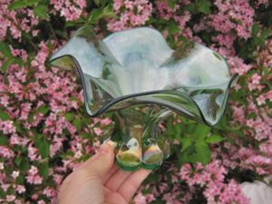 Antique Imperial Green Columbia Carnival Glass Sides Up Flared Vase