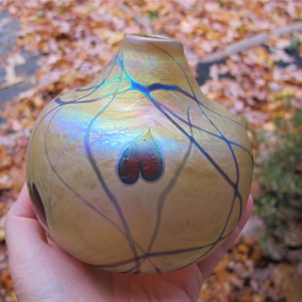 Delmatto Hanging Hearts Iridescent Signed Art Glass Vase 