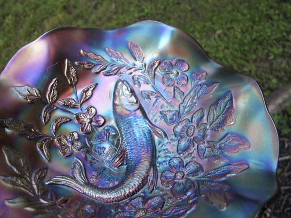 Antique Millersburg Amethyst Trout & Fly Carnival Glass Bowl
