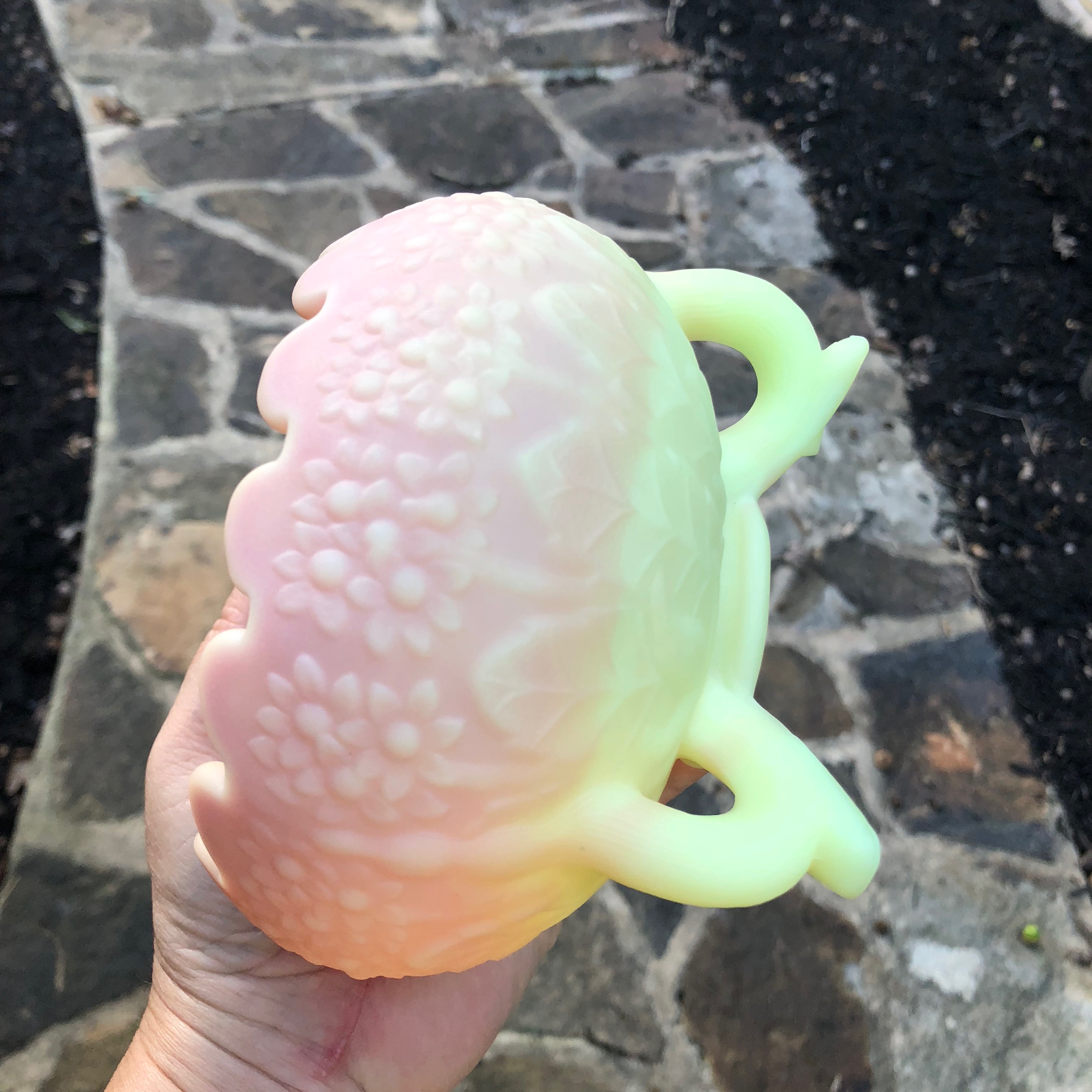 Fenton Pink Fenton's Flowers Burmese Glass Rose Bowl Fenton Pink Fenton's Flowers Burmese Glass Rose Bowl