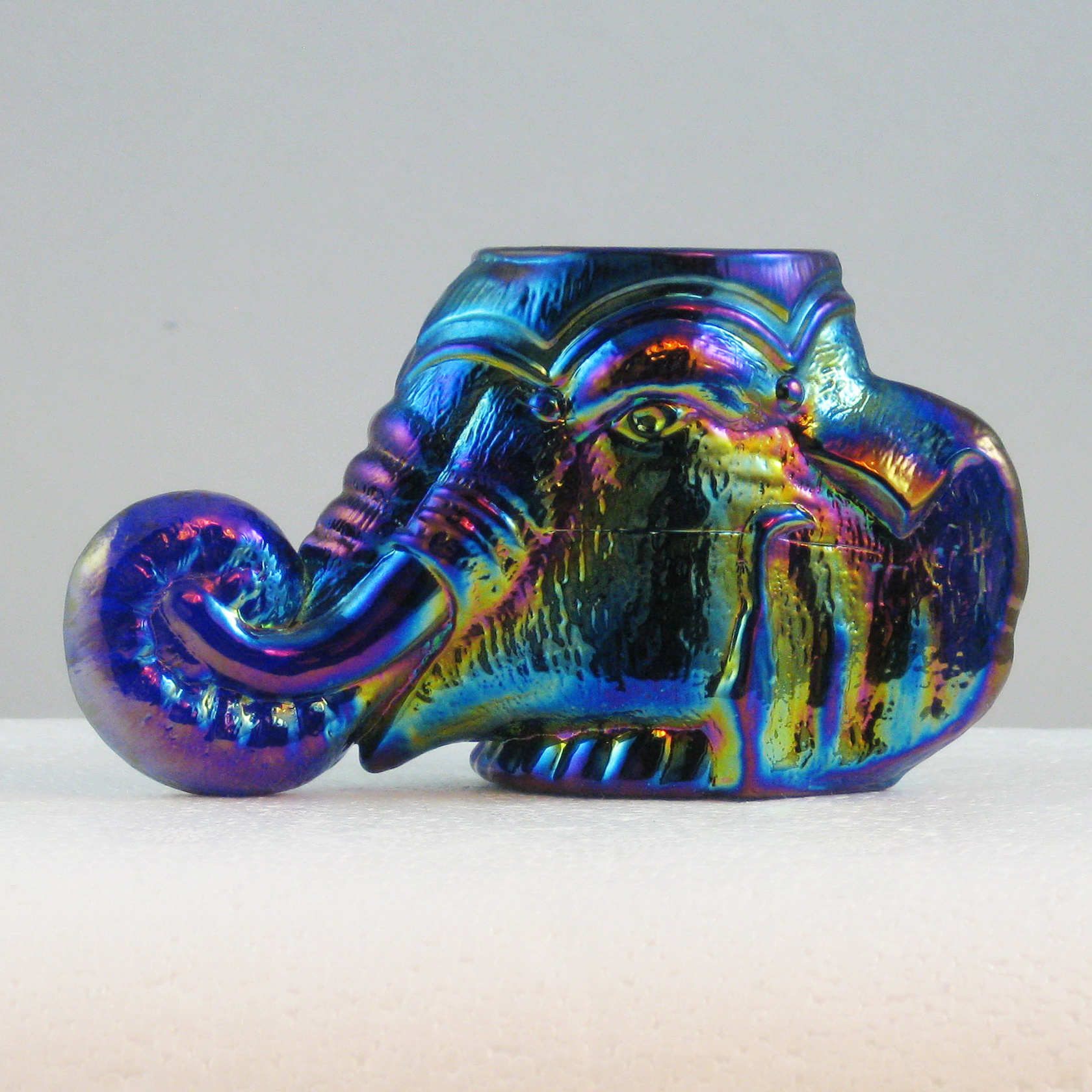 Art Glass iridescent vaseline elephant toothpick/match holder 2 1/2" 