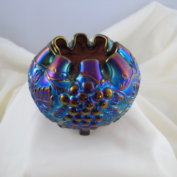 Antique Dugan Light Amethyst Grape Delight Carnival Glass Rose Bowl