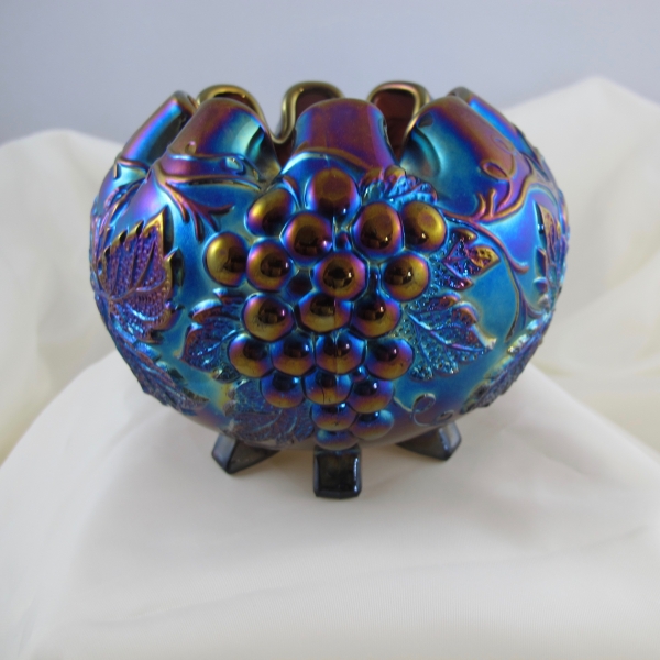 Antique Dugan Light Amethyst Grape Delight Carnival Glass Rose Bowl