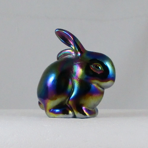 Fenton Amethyst Carnival Glass Bunny #5162 CN Figurine / Paperweight Animal