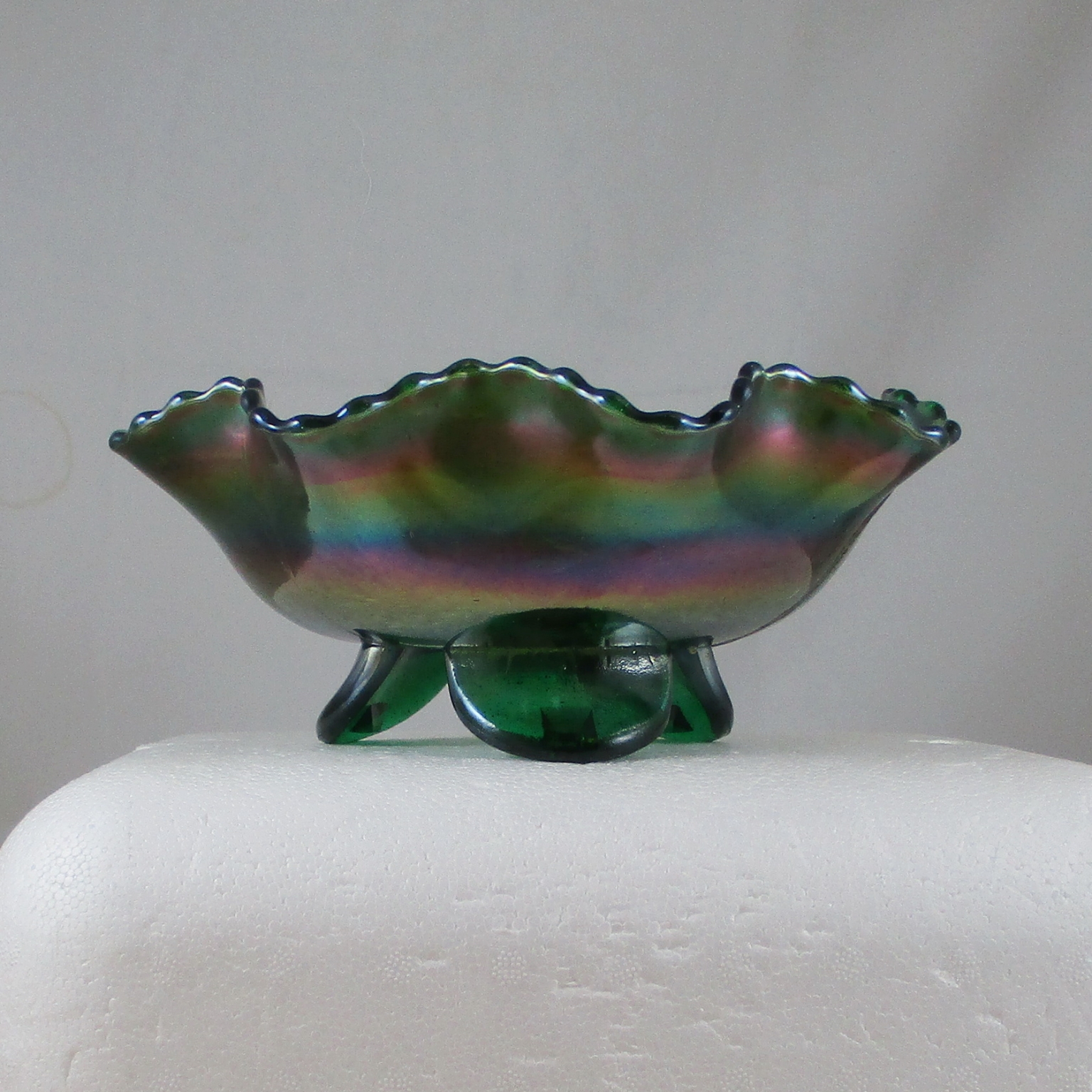 Antique Fenton Green Peacock and Grape Carnival Glass Ruffled Bowl