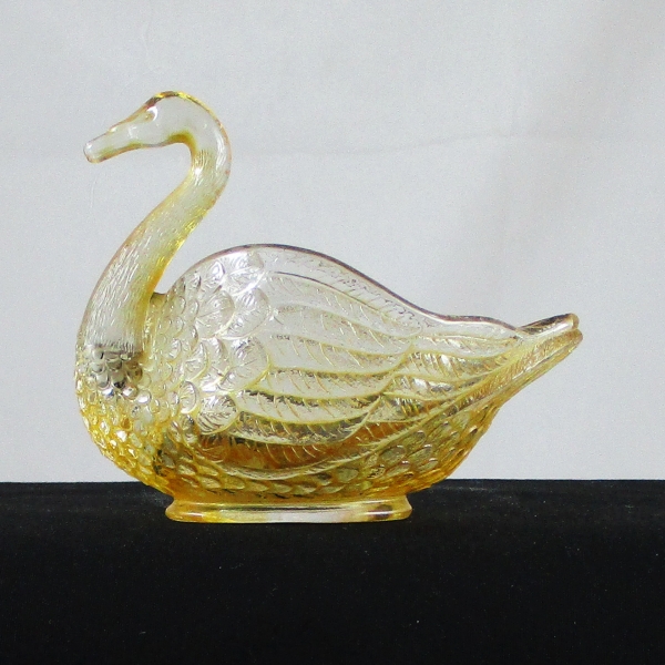 Imperial ?Golden Ophir? Glass Pastel Swan Salt