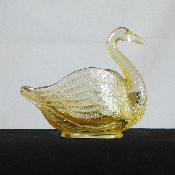 Imperial ?Golden Ophir? Glass Pastel Swan Salt
