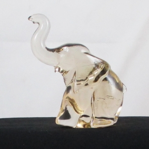Imperial Light Pink Elegant Glass Elephant Figurine / Paperweight Animal