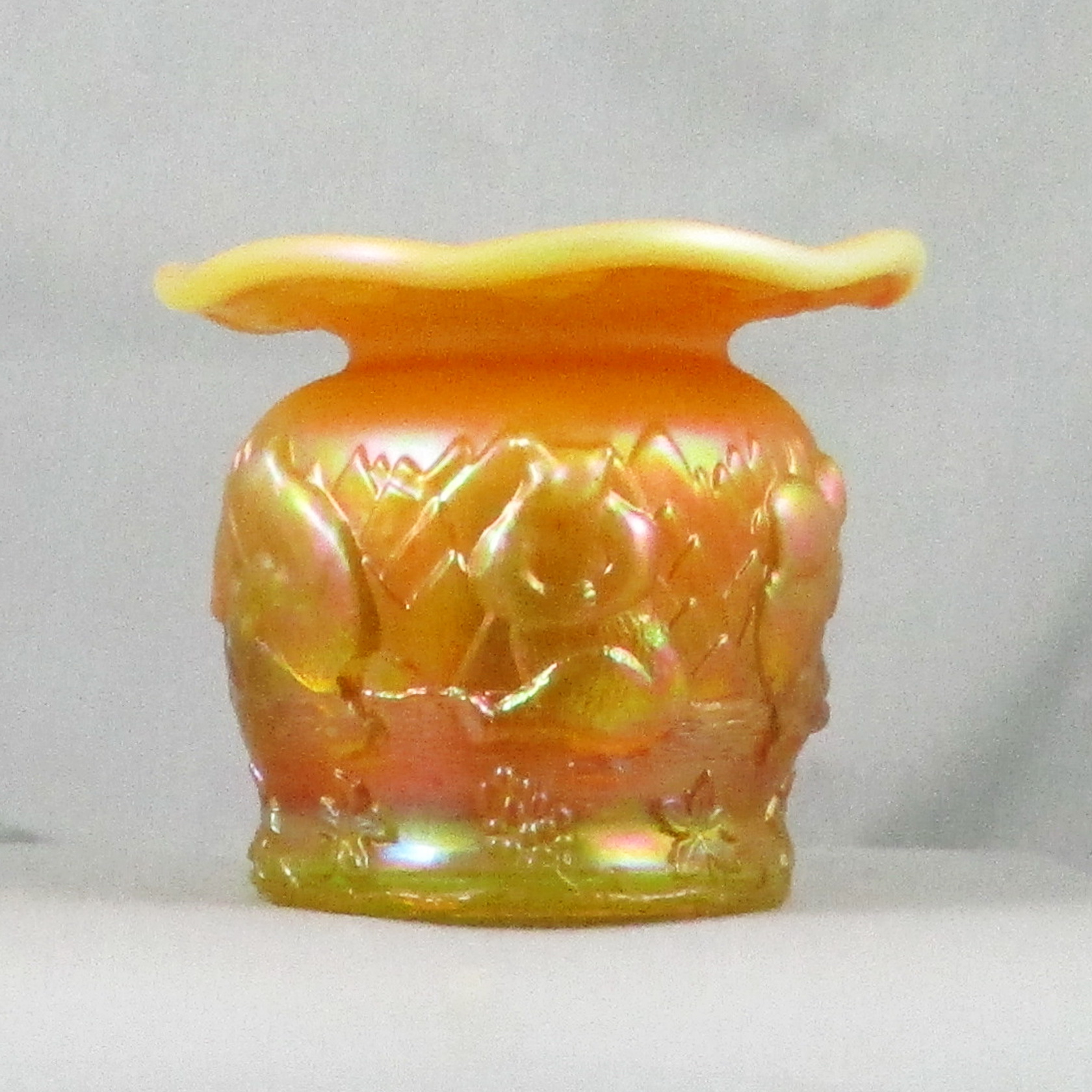 Fenton Vaseline Butterscotch Opal Frolicking Bears Carnival Glass Spittoon Fenton Vaseline Butterscotch Opal Frolicking Bears Carnival Glass Spittoon