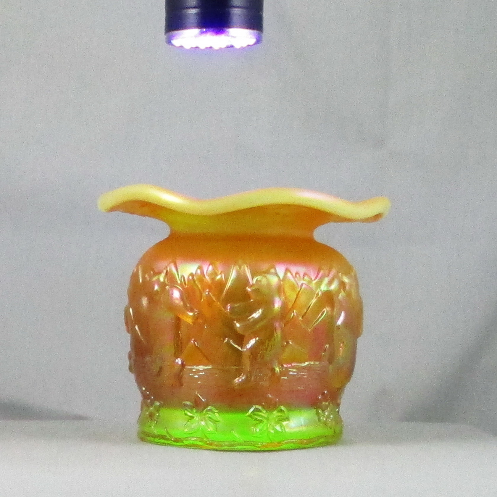 Fenton Vaseline Butterscotch Opal Frolicking Bears Carnival Glass Spittoon Fenton Vaseline Butterscotch Opal Frolicking Bears Carnival Glass Spittoon