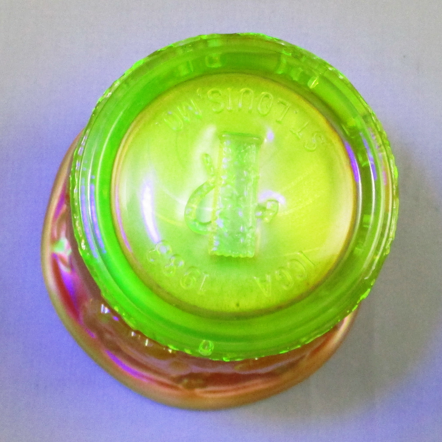 Fenton Vaseline Butterscotch Opal Frolicking Bears Carnival Glass Spittoon Fenton Vaseline Butterscotch Opal Frolicking Bears Carnival Glass Spittoon