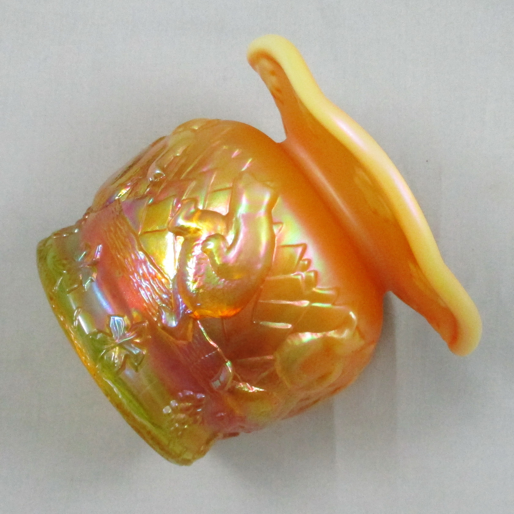 Fenton Vaseline Butterscotch Opal Frolicking Bears Carnival Glass Spittoon Fenton Vaseline Butterscotch Opal Frolicking Bears Carnival Glass Spittoon